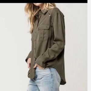 Bloomingdales Aqua olive green camp shirt